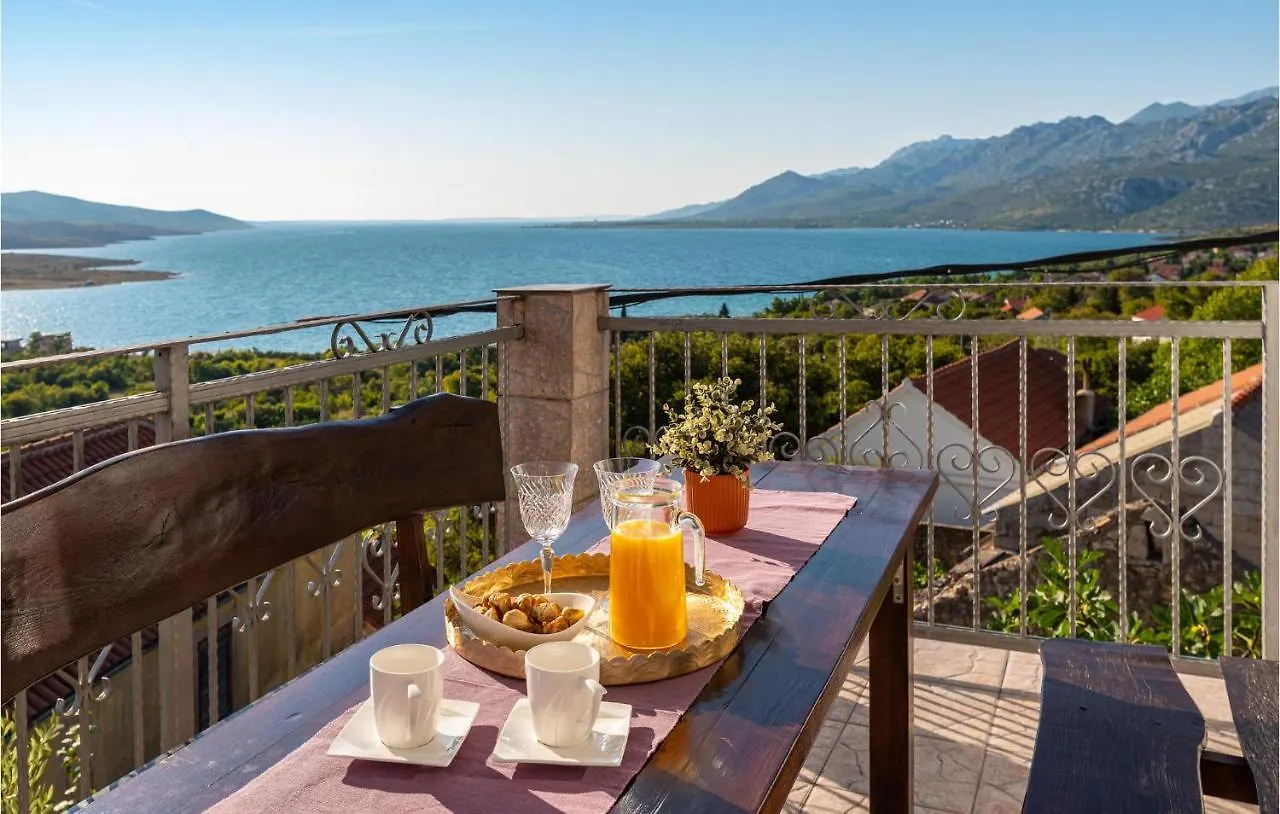 Beautiful Home In Rovanjska With Wifi
