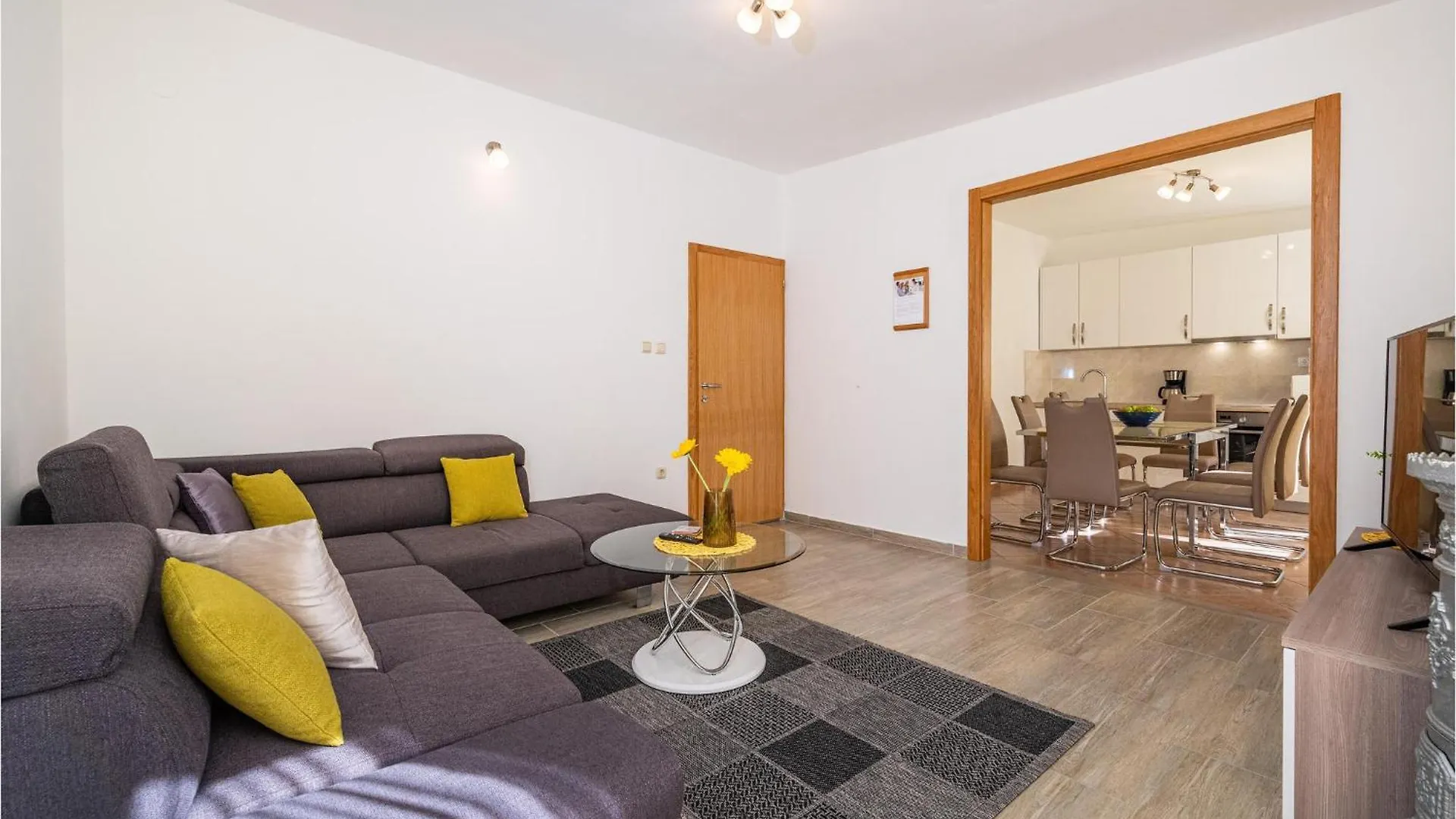 Beautiful Home In Rovanjska With Wifi Apartment