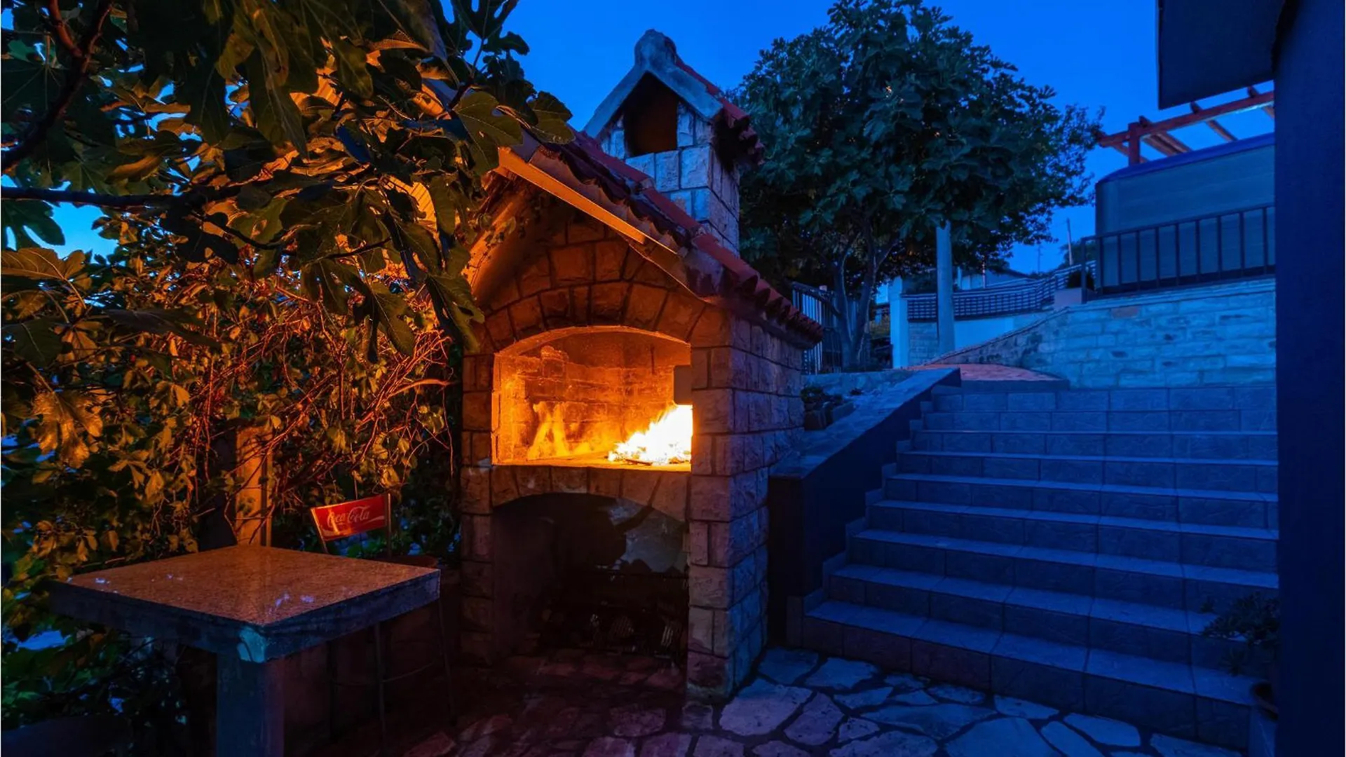 Apartment Beautiful Home In Rovanjska With Wifi