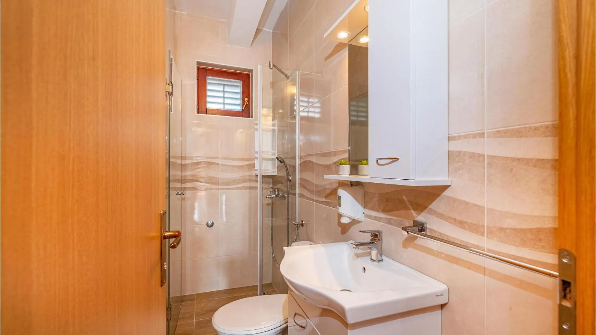 Beautiful Home In Rovanjska With Wifi Apartment
