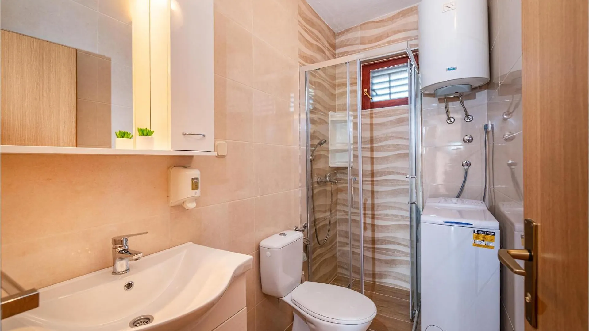 Beautiful Home In Rovanjska With Wifi 0*,
